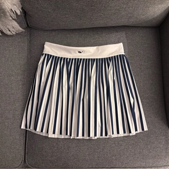 Vineyard Vines Pleated Athletic Skirt - Picture 2 of 4